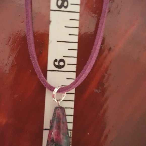 NWOT 18" leather cord With tear drop shaped stone. - Picture 4 of 4